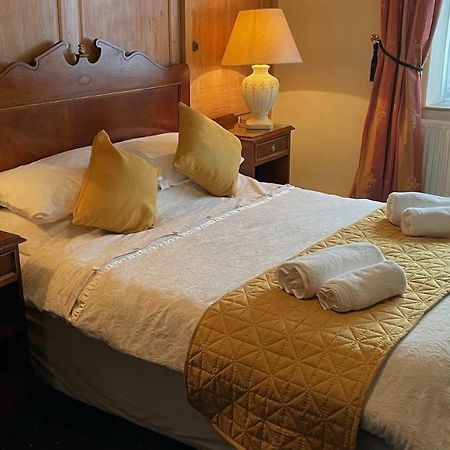 Crown Hotel ダウンハム・マーケット エクステリア 写真