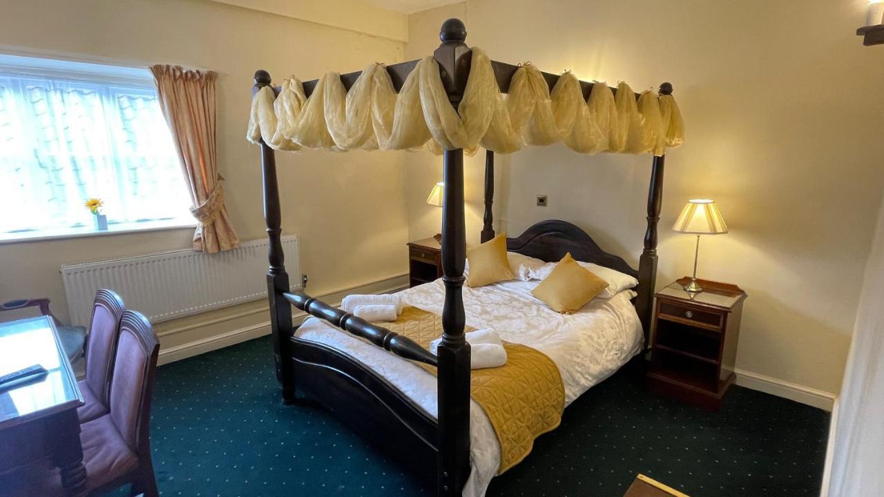 Crown Hotel ダウンハム・マーケット エクステリア 写真