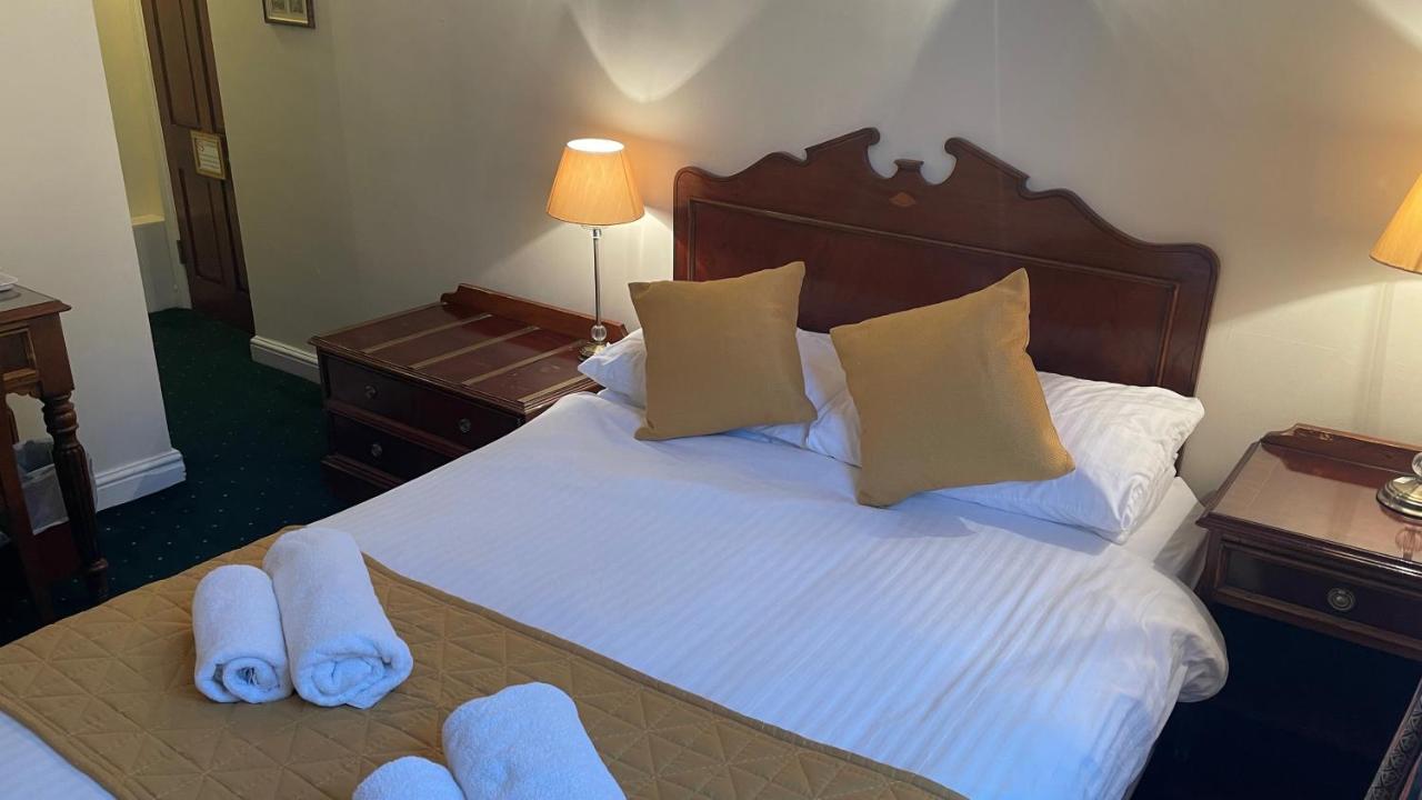 Crown Hotel ダウンハム・マーケット エクステリア 写真