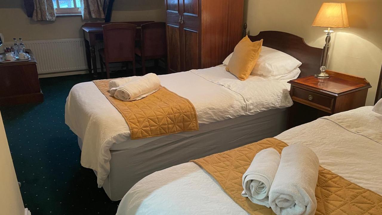 Crown Hotel ダウンハム・マーケット エクステリア 写真