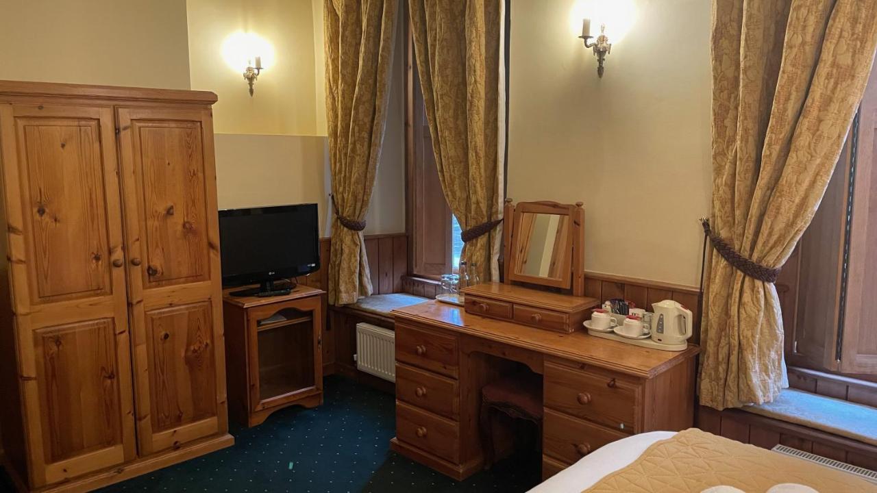 Crown Hotel ダウンハム・マーケット エクステリア 写真