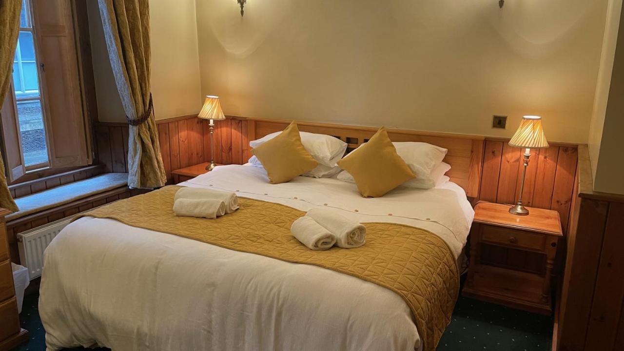 Crown Hotel ダウンハム・マーケット エクステリア 写真