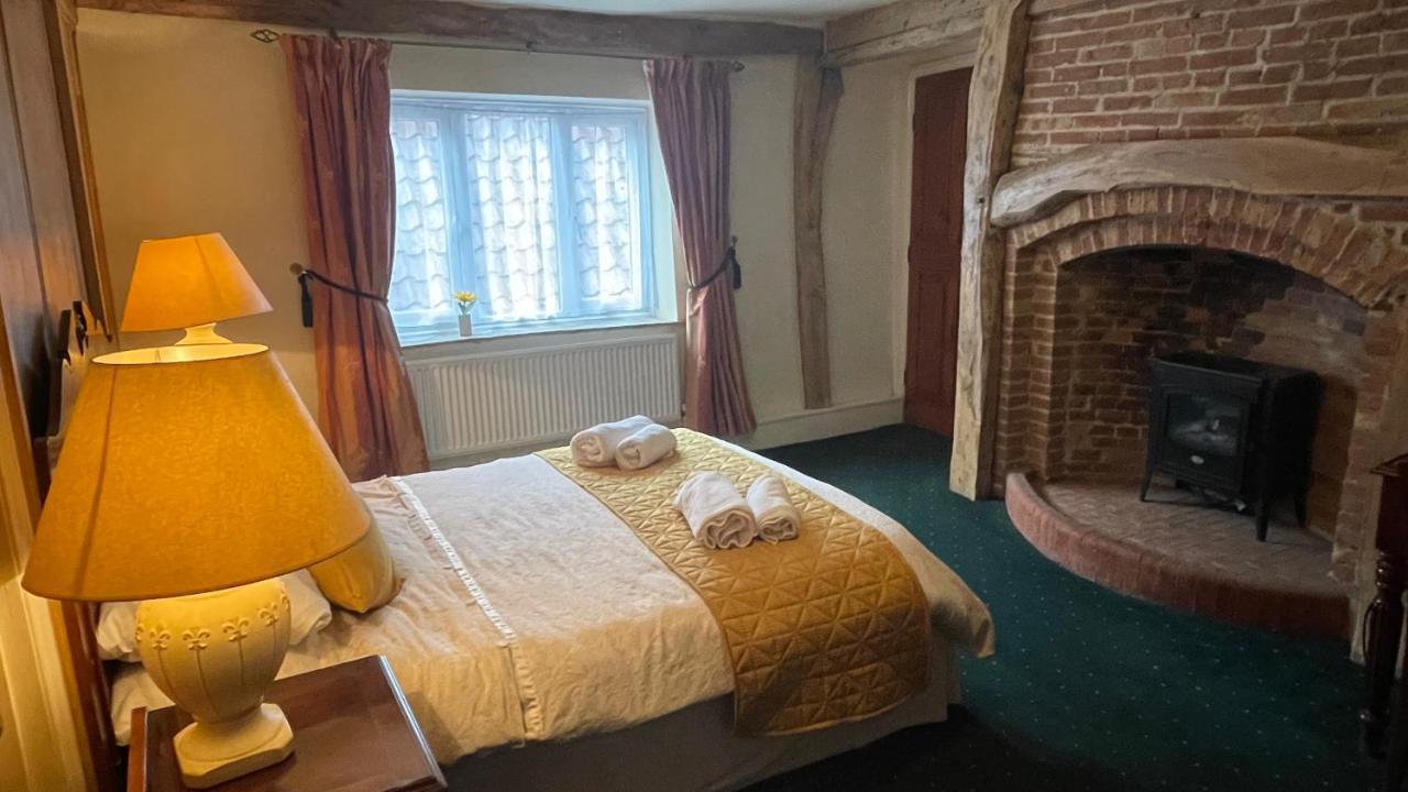 Crown Hotel ダウンハム・マーケット エクステリア 写真