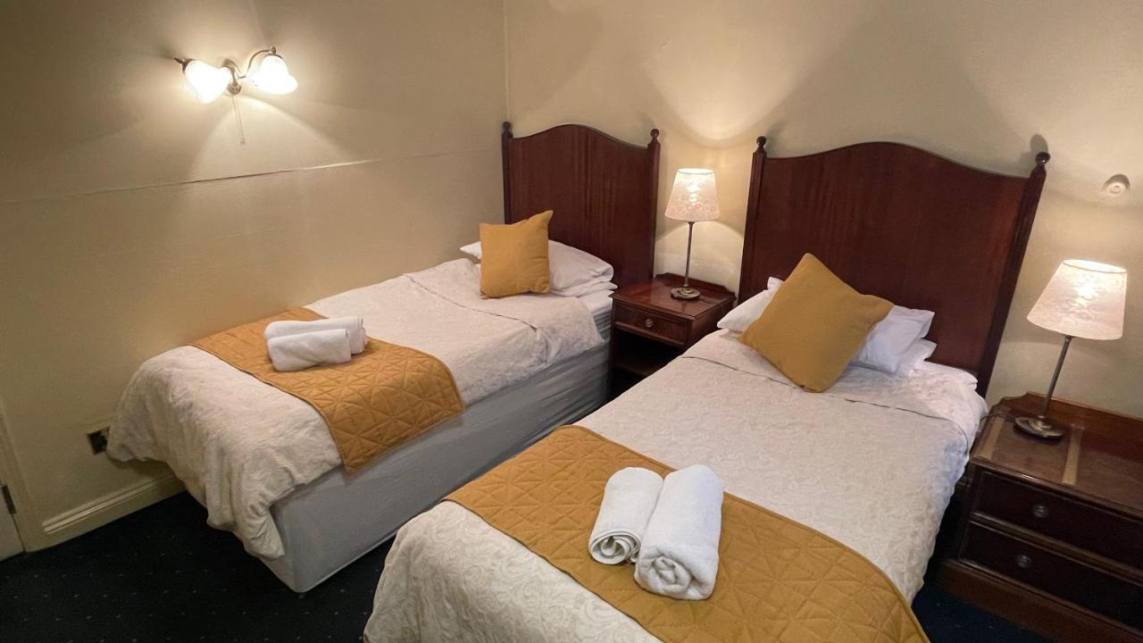 Crown Hotel ダウンハム・マーケット エクステリア 写真